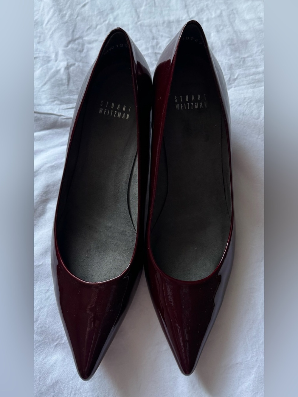 STUART WEITZMAN POCO $365 Burgundy Patent ELEGANT KITTEN HEELS PUMPS 7 M